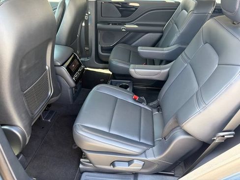New 2026 Lincoln Aviator AWD w/ Jet Appearance Package image 21