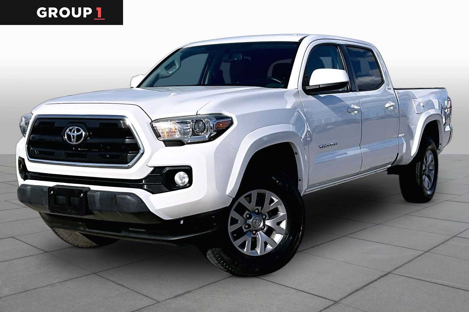 Used 2017 Toyota Tacoma SR5 w/ Tow Package RWD image 1