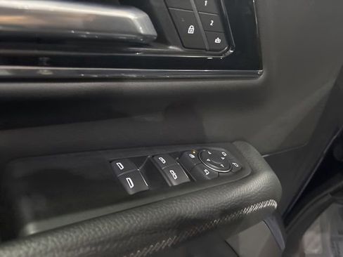 Used 2025 GMC Yukon XL Denali image 14