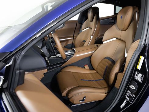 Used 2024 Ferrari Purosangue image 5