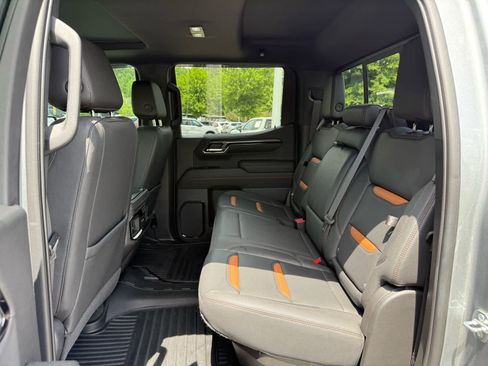 Used 2023 GMC Sierra 1500 AT4 w/ Technology Package AWD/4WD image 24
