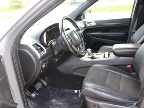 Used 2021 Jeep Grand Cherokee Laredo X AWD/4WD image 7