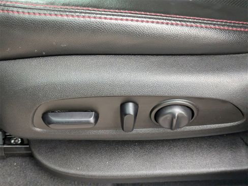 Used 2022 Chevrolet Equinox RS w/ RS Leather Package image 22