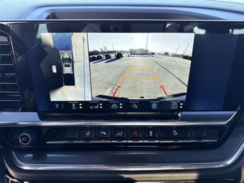 Used 2024 Chevrolet Silverado 2500 High Country w/ Technology Package image 17