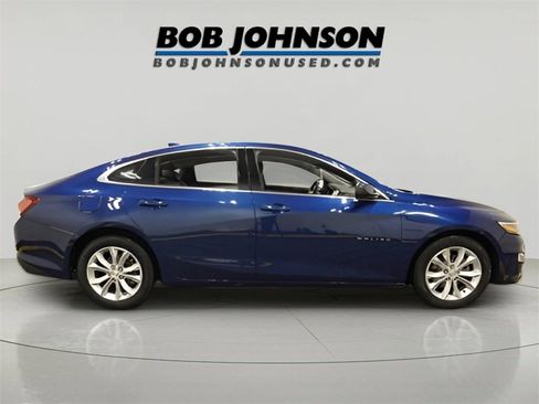 Used 2019 Chevrolet Malibu LT w/ Leather Package image 3