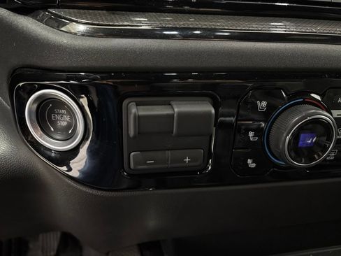 Used 2024 Chevrolet Silverado 1500 ZR2 AWD/4WD image 21