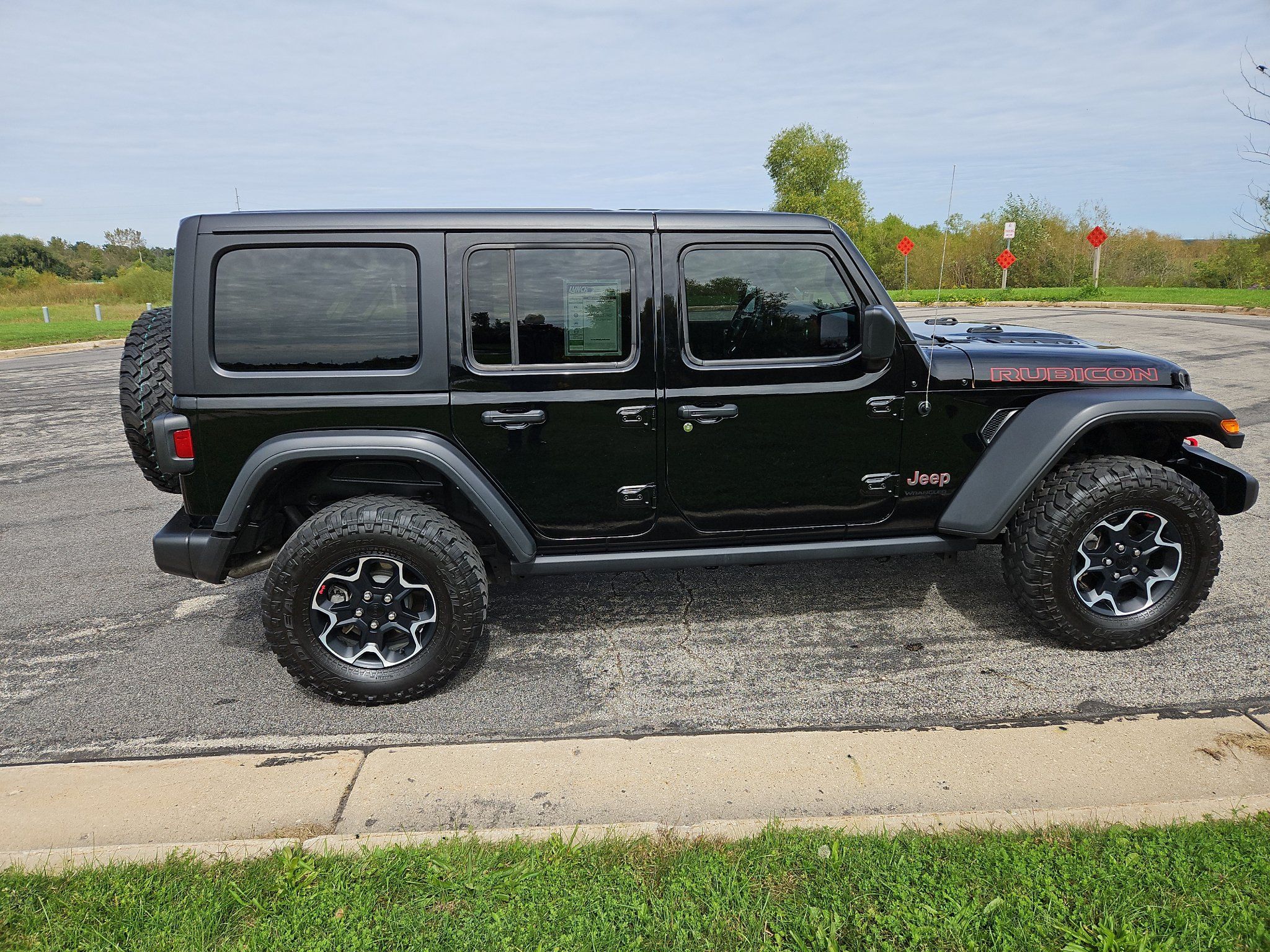 Used 2023 Jeep Wrangler Unlimited Rubicon w/ Dual Top Group AWD/4WD image 12