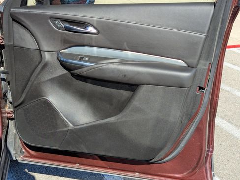 Used 2023 Cadillac XT4 Premium Luxury image 28