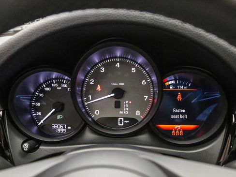Certified 2022 Porsche Macan S AWD/4WD image 28