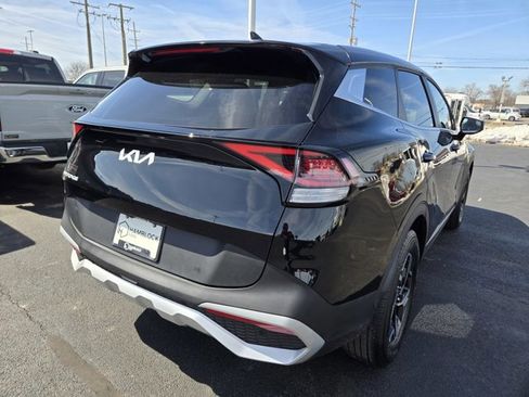 Used 2025 Kia Sportage LX image 5