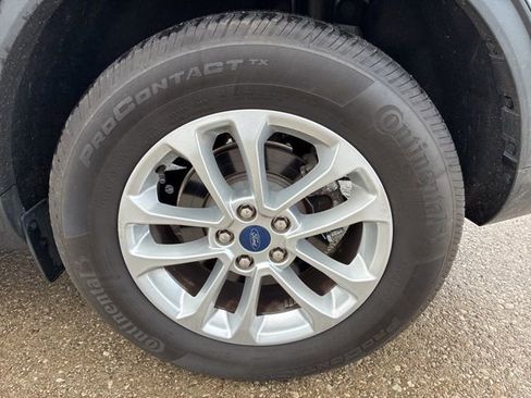 Used 2022 Ford Escape SE image 12