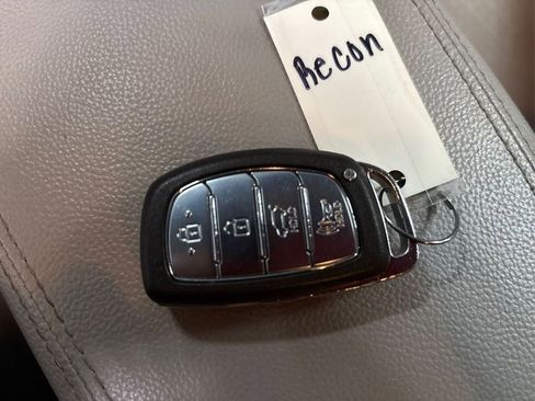 Used 2017 Hyundai Tucson Sport image 32