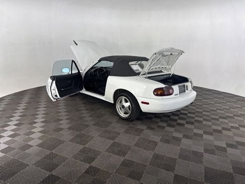 Used 1990 MAZDA MX-5 Miata image 16