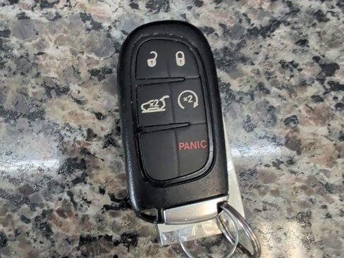 Used 2019 Jeep Grand Cherokee Limited AWD/4WD image 23