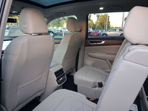 New 2026 Volkswagen Atlas SE FWD image 5