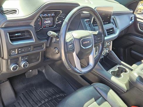 Used 2021 GMC Yukon SLT w/ SLT Premium Package image 10