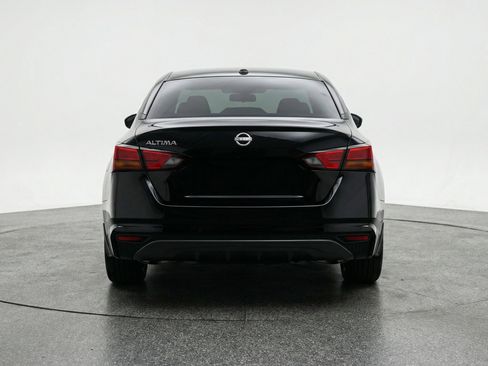 Used 2025 Nissan Altima 2.5 SV image 7