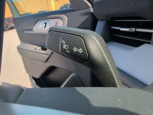 Used 2025 Ford Explorer Active image 28