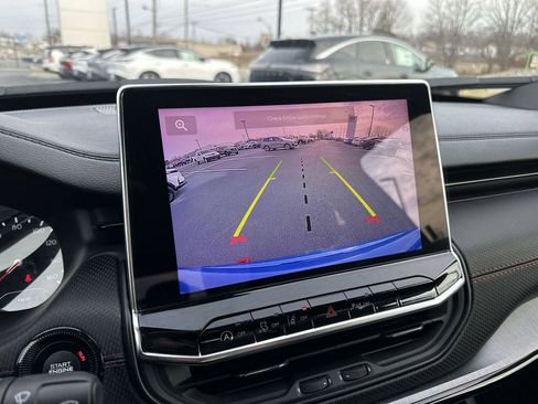 Used 2024 Jeep Compass Trailhawk image 17