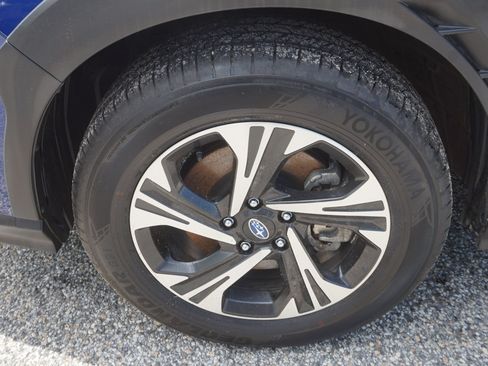 Used 2025 Subaru Crosstrek 2.5i Premium AWD/4WD image 9