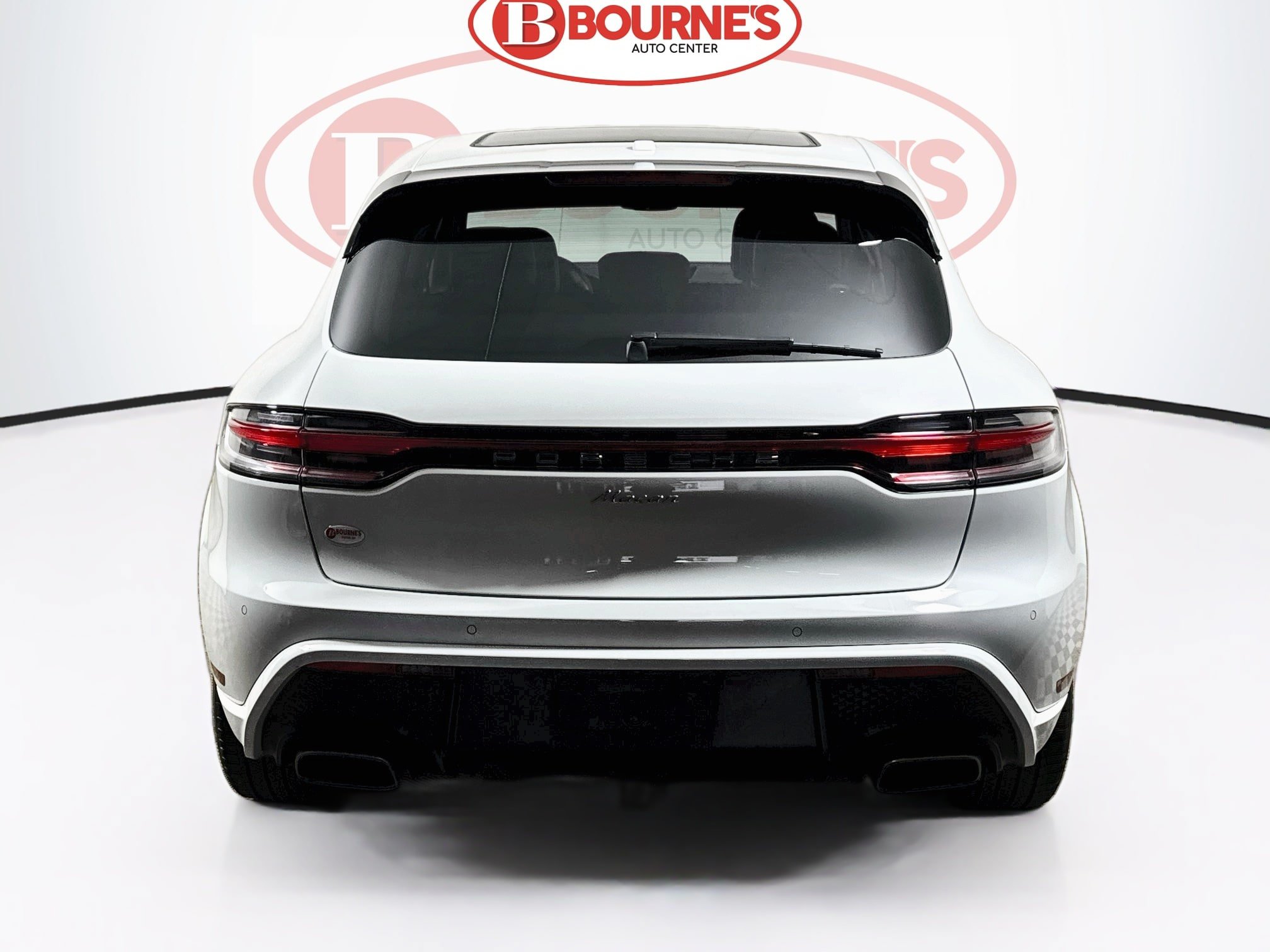 Used 2023 Porsche Macan AWD/4WD image 11