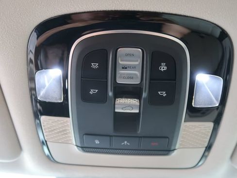 Used 2020 Hyundai Palisade Limited FWD image 30