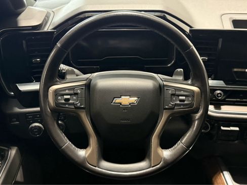Used 2022 Chevrolet Silverado 1500 High Country w/ High Country Premium Package AWD/4WD image 18