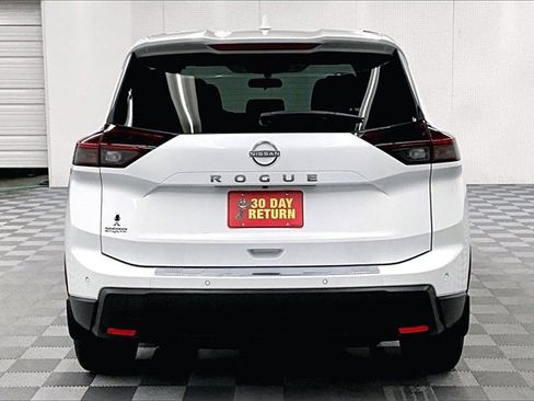 New 2025 Nissan Rogue SV image 4