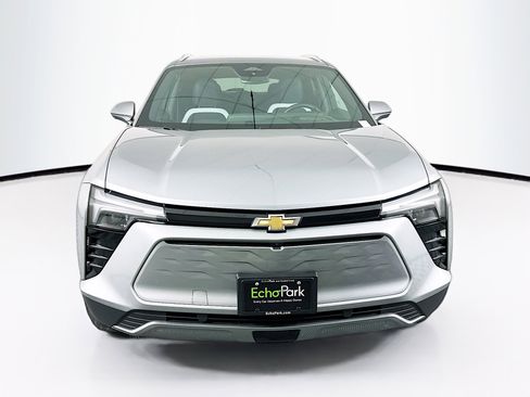 Used 2024 Chevrolet Blazer EV LT AWD/4WD image 2