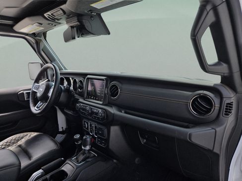 Used 2022 Jeep Wrangler Unlimited Sahara AWD/4WD image 20