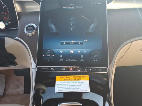 Used 2026 Mercedes-Benz GLC 300 4MATIC image 23