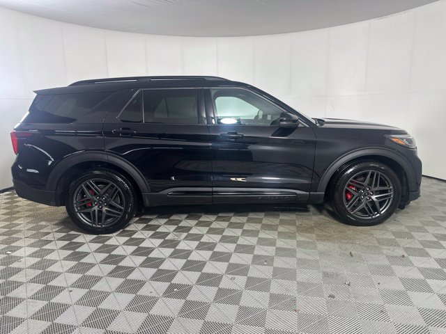 Used 2025 Ford Explorer ST AWD/4WD image 8