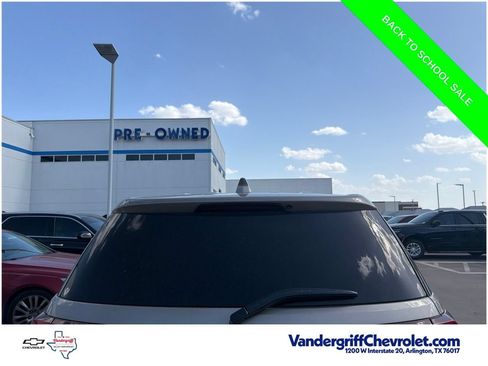 Used 2022 GMC Acadia SLE FWD image 9