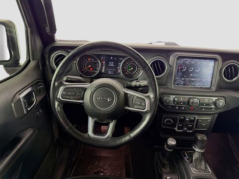 Used 2018 Jeep Wrangler Unlimited Sahara image 25