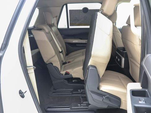 Used 2023 Ford Expedition Max XLT AWD/4WD image 16