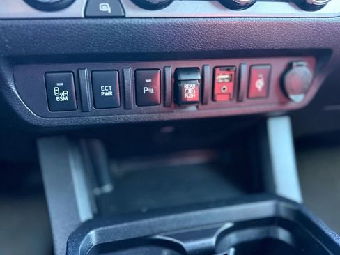 Used 2019 Toyota Tacoma TRD Off-Road image 34