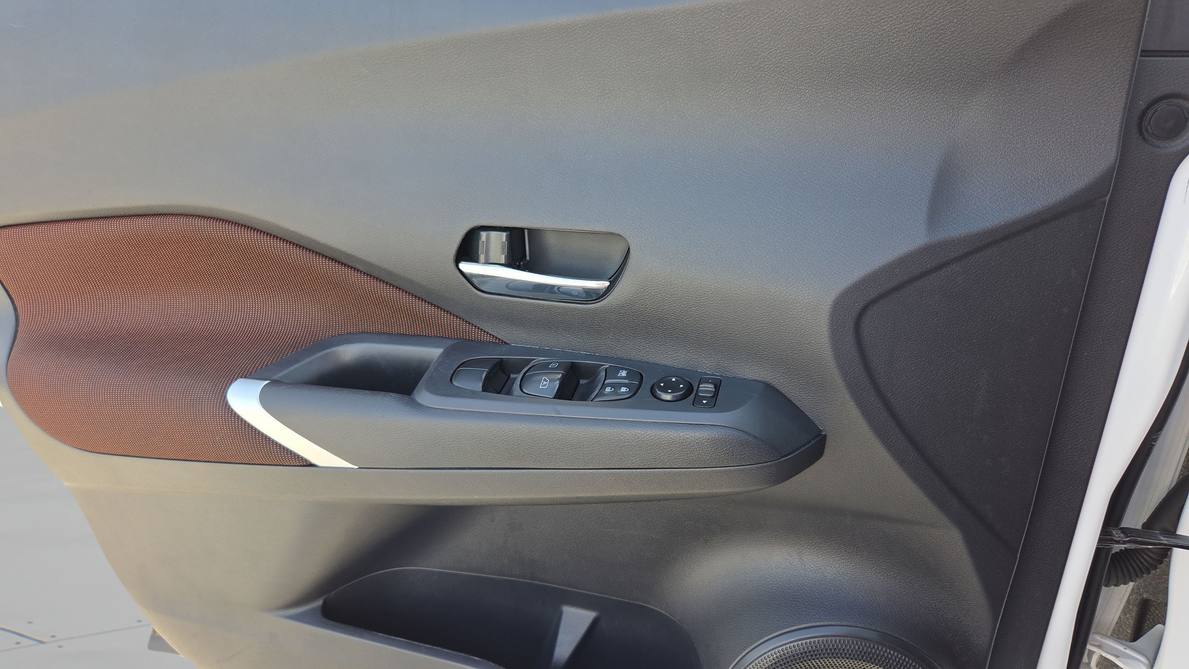 Used 2024 Nissan Kicks SR FWD image 27