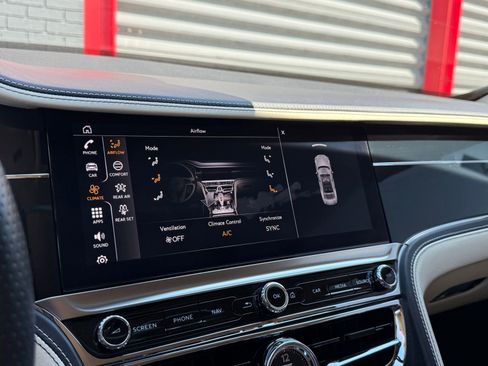 Used 2020 Bentley Flying Spur W12 image 37