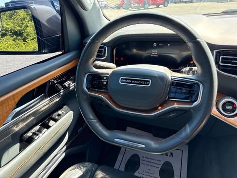 Used 2022 Jeep Grand Wagoneer Series II AWD/4WD image 17