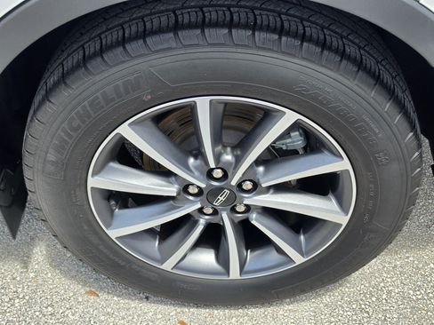 Certified 2024 Lincoln Corsair FWD image 5