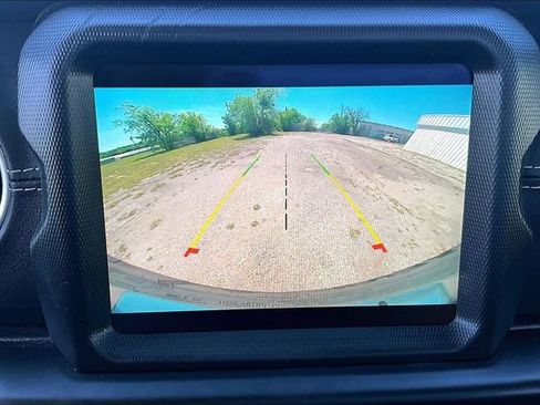 Used 2022 Jeep Wrangler Unlimited Sahara w/ Cold Weather Group AWD/4WD image 15