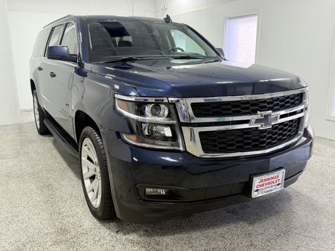 Used 2020 Chevrolet Suburban LT w/ Luxury Package image 1