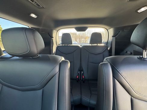Used 2024 Cadillac XT6 Sport w/ Technology Package AWD/4WD image 28