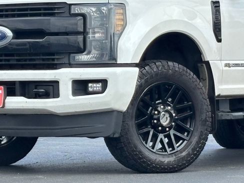 Used 2019 Ford F350 Lariat AWD/4WD image 2