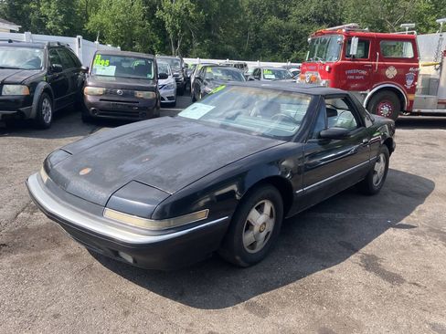 Used 1989 Buick Reatta Coupe FWD image 3