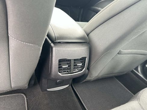 Used 2020 Ford Fusion SE FWD image 16