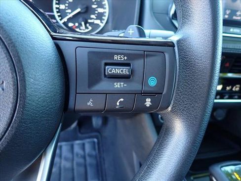 Used 2022 Nissan Rogue SV AWD/4WD image 15
