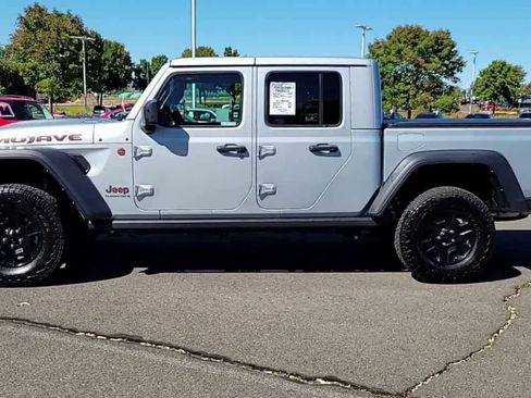 Used 2023 Jeep Gladiator Mojave image 5