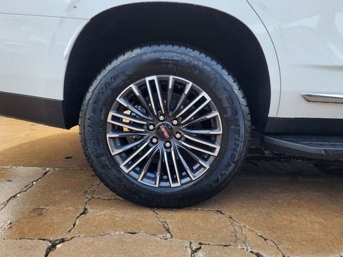 New 2026 GMC Yukon Elevation AWD/4WD image 57