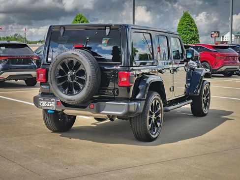 Used 2024 Jeep Wrangler Unlimited Sahara AWD/4WD image 7
